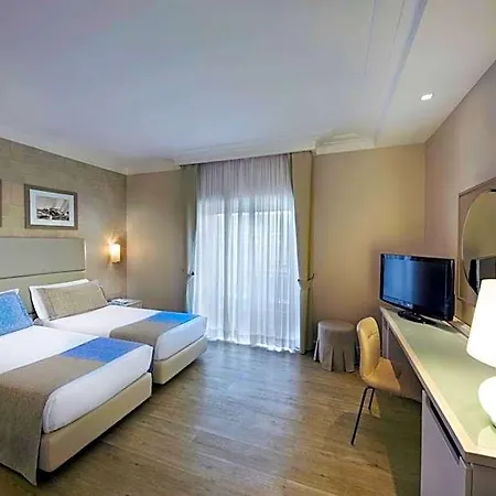Paradiso Hotel 4*